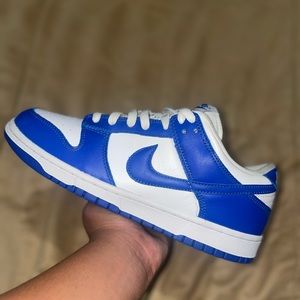 Nike dunk Kentucky size 9.5